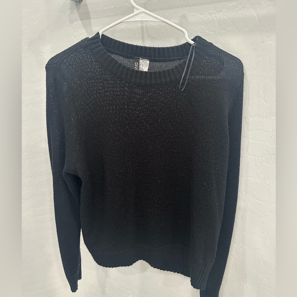 Black H&M sweater